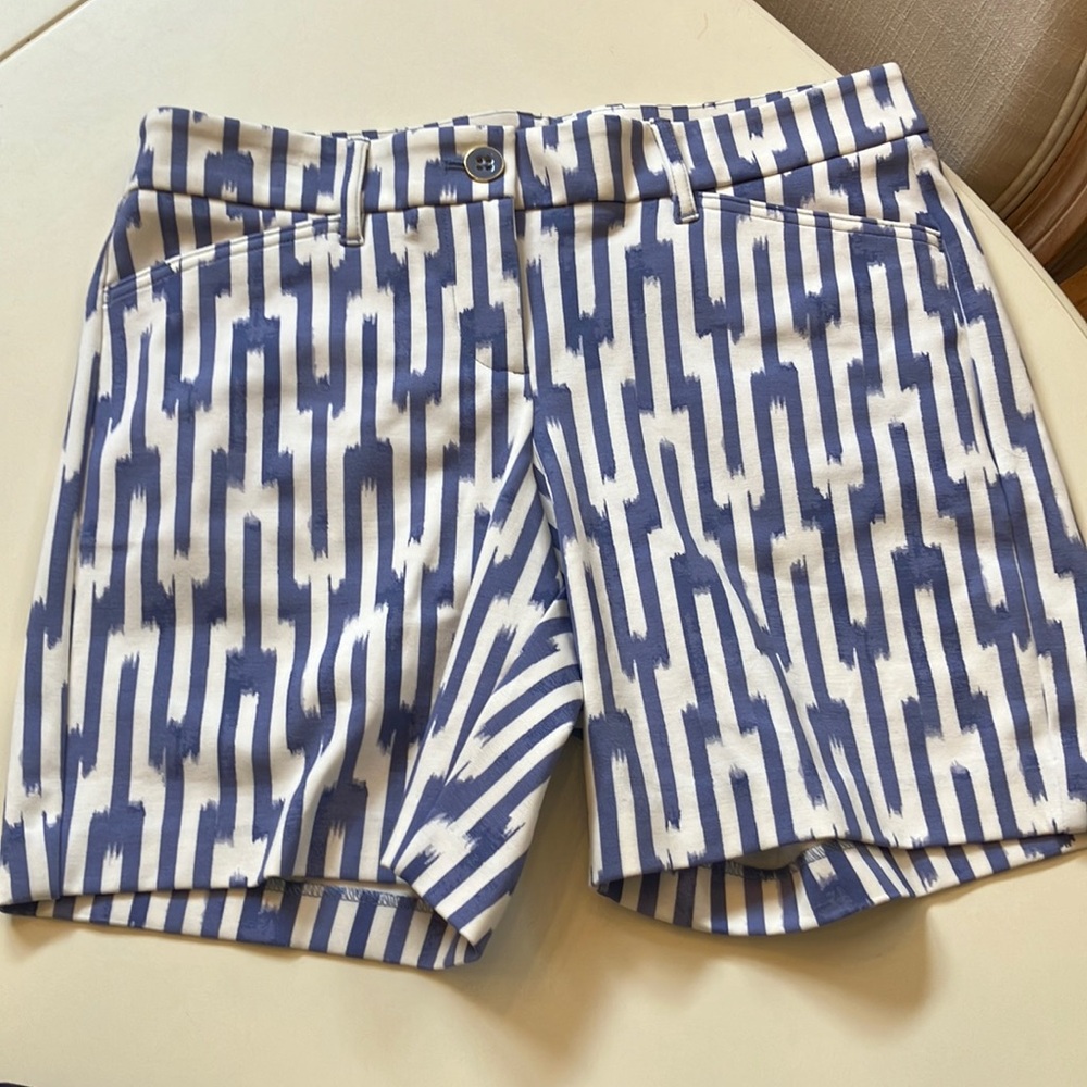 SALE! SPARTINA 449 LADIES BLUE WHITE PREPPY SHORTS SIZE MEDIUM AS NEW